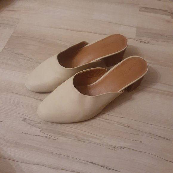 Vintage Mule Heels - Picture 2 of 6